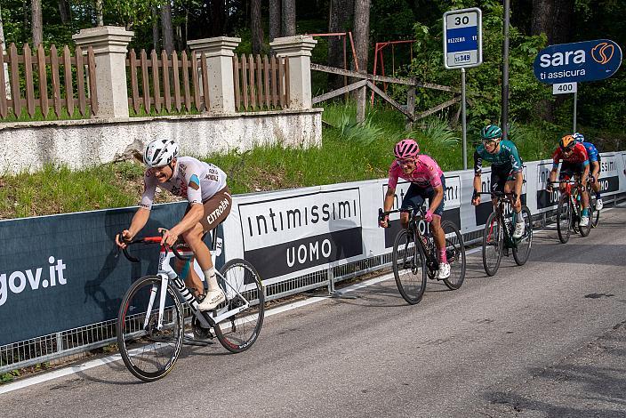 Felix Gall (AUT, AG2R Citroen Team), Richard Carapaz (ECU, Ineos Grenadiers), Jai Hindley (AUS, Bora - Hansgrohe), Stage 17 Ponte di Legno - Lavarone, 105. Giro d Italia, UCI Worl Tour