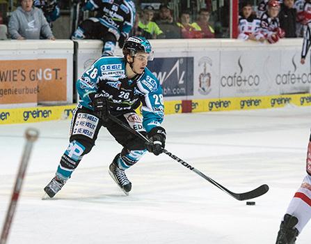 Marius Göhringer (EHC Liwest Black Wings Linz), EHC Liwest Black Wings Linz vs HC TWK Innsbruck  Die Haie
Marius GÃ¶hringer (EHC Liwest Black Wings Linz), EHC Liwest Black Wings Linz vs HC TWK Innsbruck  Die Haie