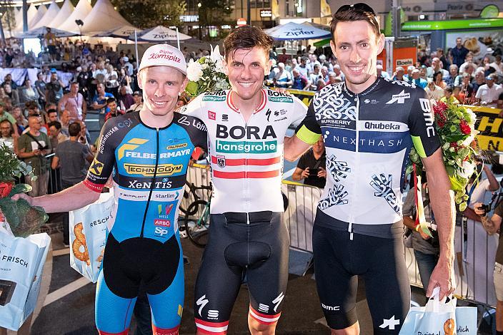 v.l. Daniel Lehner (AUT, Team Felbermayr Simplon Wels), Patrick Konrad (AUT, Bora - Hansgrohe), Michael Gogl (AUT, Team Qhubeka Assos)  Innenstadtkriterim Wels, Radsport, Kriterium