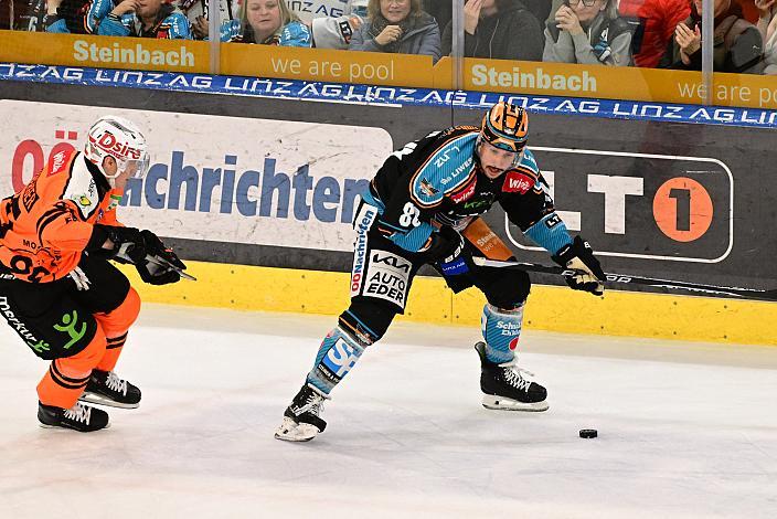  Julian Pusnik (Steinbach Black Wings Linz) Win2Day ICE Hockey League,  Steinbach Black Wings Linz vs Moser Medical Graz 99ers,  Linz AG Eisarena 