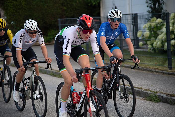 Die Ausreisser mit Nr. 136 Ingmar van den Bosch, Nr. 96 Adam Rafferty (IRL, Team 31 Jolly Cycles U19), Nr. 74 Seth Dunwoody (Irl), Nr. 73 Ian Kings (GER), Nr. 96 Dario Giuliano (FRA), ( 1. B Etappe Traun - Marchtrenk, Int. OÖ Junioren Oberösterreich Rundfahrt 