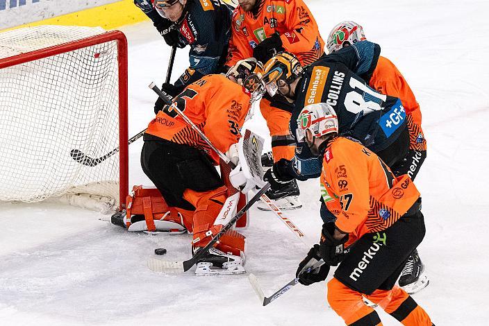 Brian Lebler (Steinbach Black Wings Linz), Sean Collins (Steinbach Black Wings Linz) vor Tormann Lars Volden (Graz 99ers), Patrik Kittinger (Moser Medical Graz 99ers), Jacob Pfeffer (Moser Medical Graz 99ers), Steinbach Black Wings Linz vs Moser Medical Graz 99ers , Linz AG Eisarena