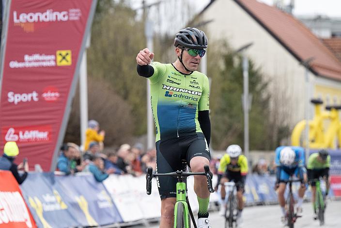 Sieger Riccardo Verza (ITA, Hrinkow Advarics) Herren Elite, U23, Radliga, 62. Radsaison-Eröffnungsrennen Leonding, Oberösterreich