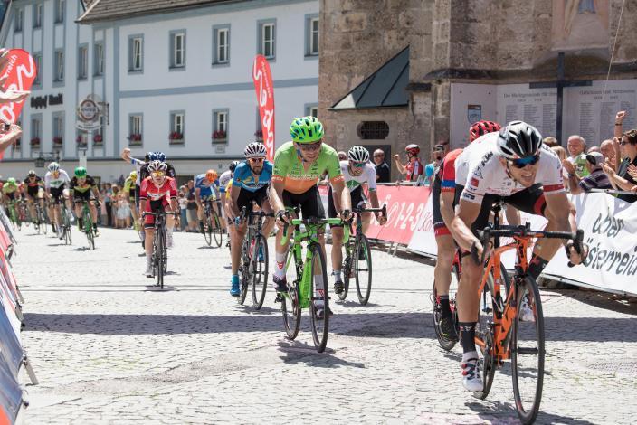  Christian Mager (GER, Hrinkow Advarics Cycleang Team) sprintet in Tenberg auf Platz 6 