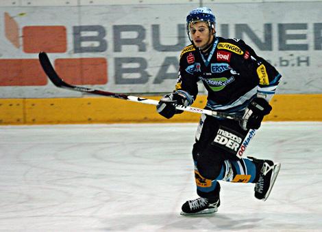 #21 Philipp Lukas, Stuermer, Liwest Black Wings