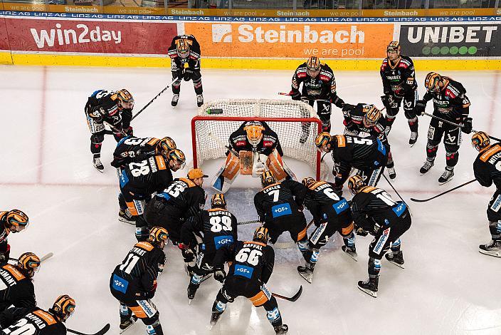 Das Team der Steinbach Black Wings Linz Steinbach Black Wings Linz vs HCB Südtirol Alperia, Viertelfinale, 6. Runde ICE Hockey League, Linz AG Eisarena 