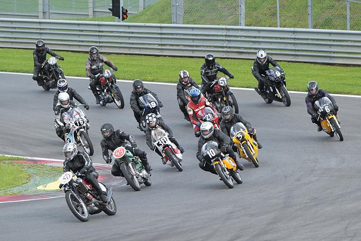Start in der Klasse 125ccm und Vintage.