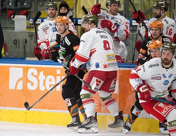 Chris Rumble (Steinbach Black Wings Linz), Marco Insam (HCB Suedtirol Alperia), Steinbach Black Wings Linz vs HCB Suedtirol Alperia, bet-at-home ICE Hockey League