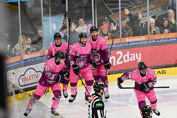 Die Steinbach Black Wings Linz feiern das Tor zum 1 zu 0 durch Stefan Gaffal (Steinbach Black Wings Linz) ICE, Steinbach Black Wings Linz vs HC Tiwag Innsbruck - Die Haie Linz, AG Eisarena