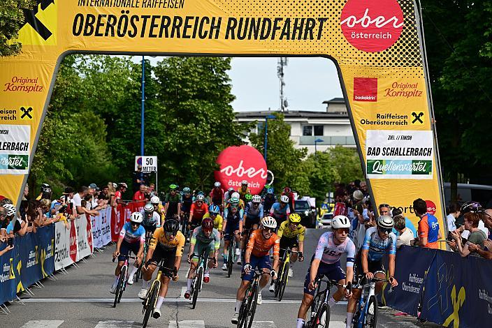 Das Peloton unterwegs im Traunviertel  3. Etappe Asten - Bad Schallerbach, Oberösterreich Rundfahrt