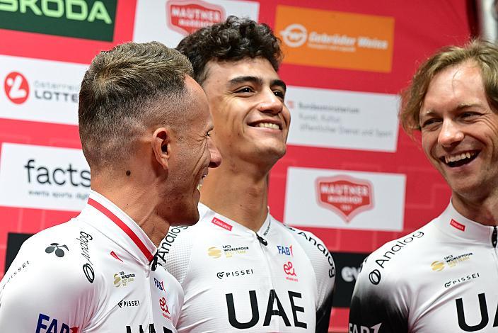 v.l. Rafal Majka (POL, UAE Team Emirates - XRG), Isaac Del Toro (MEX, UAE Team Emirates - XRG), Felix Grossschartner (AUT, UAE Team Emirates - XRG),  Teampräsentation Stadtplatz Steyr, Tour of Austria, Steyr Austria