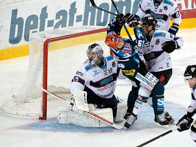 Andrew Jacob Kozek, Linz  Arnold Varga (Sapa Fehervar AV19, #15), EHC Liwest Black Wings Linz vs SAPA Fehervar AV 19