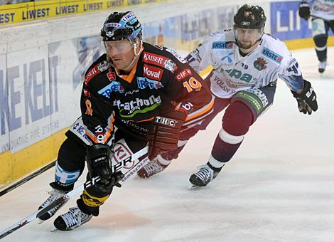 Rob Shearer, Liwest Black Wings Linz mit 3 Toren der Matchwinner fuer Linz.