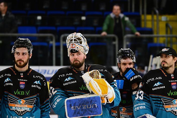 Greg Moro (Steinbach Black Wings Linz), Tormann Rasmus Tirronen (Steinbach Black Wings Linz), Travis Barron (Steinbach Black Wings Linz), Tormann Thomas Höneckl (Steinbach Black Wings Linz), Saisonende in Linz, Spiel 2 Pre-Playoffs,  ICE, Steinbach Black Wings Linz vs EC iDM Wärmepumpen VSV, Linz AG Eisarena 