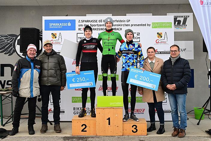 Siegerpodest. 2. Platz Jakob Reiter (AUT, Mühlviertel Biketeam), Sieger Fabian Eder (GER, Heizomat Radteam), 3. Platz Philipp Heigl (AUT, Team Bikestore)., Radquerfeldein GP um das Sportzentrum Gunskirchen, Rad Cyclo Cross, 