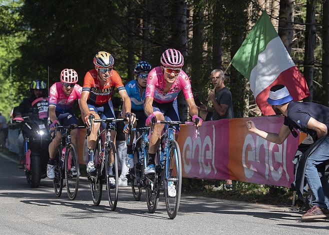 Vincenzo Nibali (ITA, Bahrain Merida Pro Cycling Team), Richard Carapaz (ECU, Movistar Team) Giro, Giro d Italia, Radsport, 102. Giro d Italia - 20. Etappe