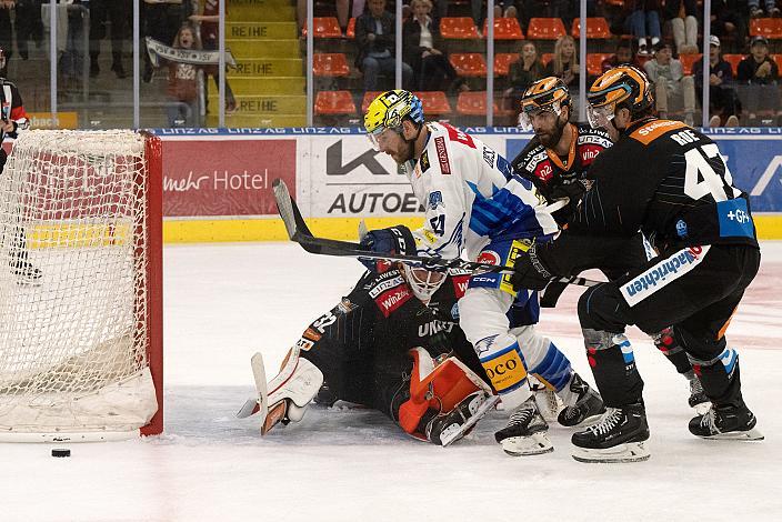 Tormann Rasmus Tirronen (Steinbach Black Wings Linz), Andrew Desjardins (EC iDM Wärmepumpen VSV), Martin Schumnig (Steinbach Black Wings Linz) Steinbach Black Wings Linz vs EC iDM Wärmepumpen VSV, 1. Runde, Steinbach Black Wings Linz, Linz AG Eisarena 