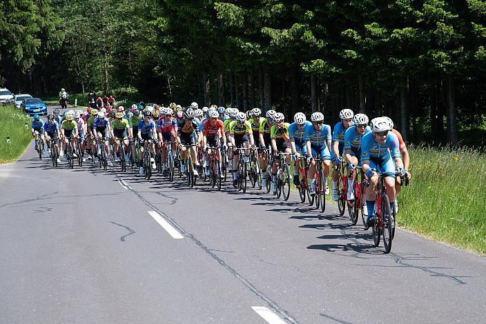 Team Felbermayr Simplon Wels  an der Spitze des Feldes bei Brunnwald, 2. Etappe Wels - Bad Leonfelden, Int. Raiffeisen Oberösterreich Rundfahrt UCI Kat. 2.2