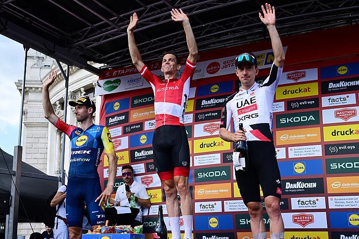 3. Platz Bauke Mollema (NED, Lidl - Trek), Gesamtsieger der 75. Lidl Tour of Austria Gregor Mühlberger (AUT, Austria), 2. Platz Kevin Vermaerke (USA, UAE Team Emirates),  5. Etappe von Langenlois nach Wien, 109km, Tour of Austria