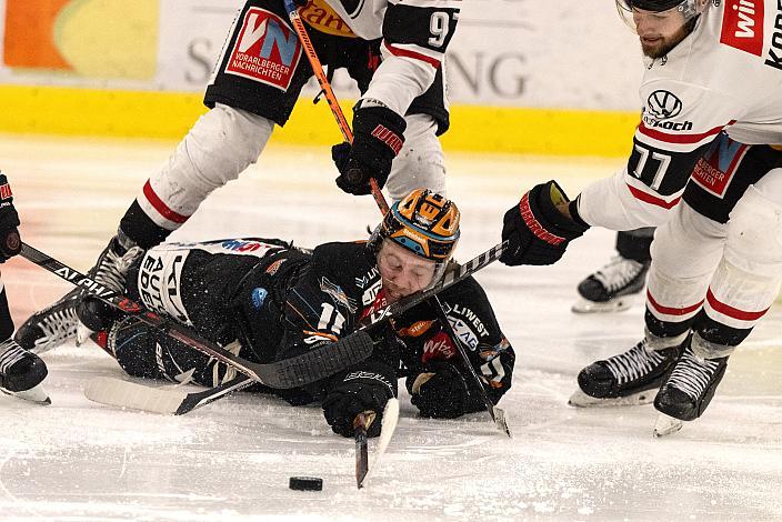 Brodi Stuart (Steinbach Black Wings Linz), Ivan Korecky (Bemer Pioneers Vorarlberg) Steinbach Black Wings Linz vs Bemer Pioneers Vorarlberg, 40. Runde ICE Hockey League, Steinbach Black Wings Linz, Linz AG Eisarena 