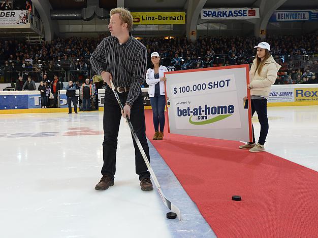 Die Teilnehmer am 100.000 Dollar Shot,  EHC Liwest Black Wings Linz vs KHL Medvescak Zagreb