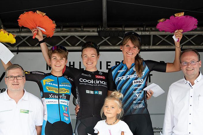 Podest Ligarennen Damen 2. Platz Daniela Schmidsberger (AUT, RC ARBÖ Felbermayr Wels), Siegerin Angelika Tazreiter (AUT, Team Cookina ARBÖ ASKÖ Graz RLM Stmk), 3. Platz Barbara Mayer (AUT, RC ARBÖ SK Voest), Mühlviertler Hügelwelt Classic, Strassenrennen Königswiesen, Radsport