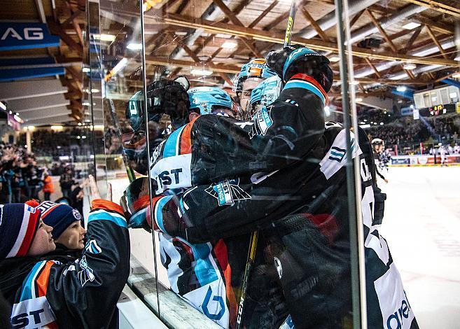 Im Bild: Matt Finn (EHC Liwest Black Wings Linz) jubelt Ã¼ber den Siegtreffer, Eishockey,  EHC Liwest Black Wings Linz vs HC TWK Innsbruck