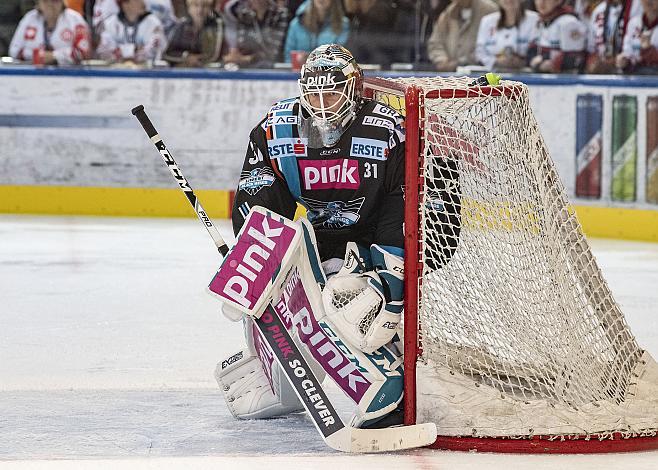 Tormann David Kickert (EHC Liwest Black Wings Linz)  Red Bull Salzburg vs EHC Liwest Black Wings Linz 