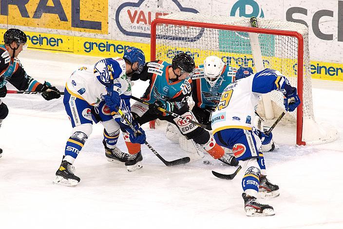 Tormann David Kickert (Black Wings 1992), Gerd Kragl (Black Wings 1992) stemmen sich gegen Julian Kornelli (EC GRAND Immo VSV), Maximilian Kammerer (EC GRAND Immo VSV),  Black Wings Linz vs EC VSV, Eishockey, Bet at Home ICE Hockey League