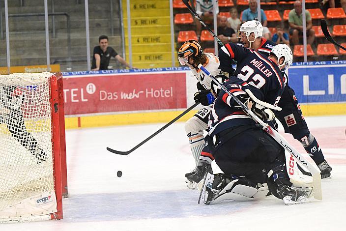 Tormann Brandon Maxwell (Kassel Huskies), Brian Lebler (Steinbach Black Wings Linz) Testspiel, Steinbach Black Wings Linz vs Kassel Huskies , Linz AG Eisarena