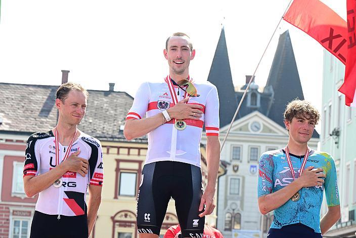 Podest Herren v.l. 2. Platz Felix Grossschartner (AUT, UAE Team Emirates - XRG), Sieger Michael Gogl (AUT, Alpecin - Premier Tech), 3. Platz Marco Schrettl (AUT, XDS Astana Team)