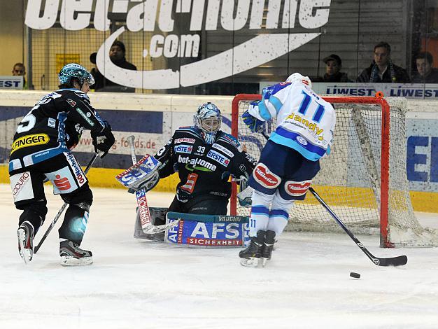 #33 Lorenz Hirn, Linz und #11 Derek Ryan, VSV, EHC Liwest Black Wings Linz vs EC VSV