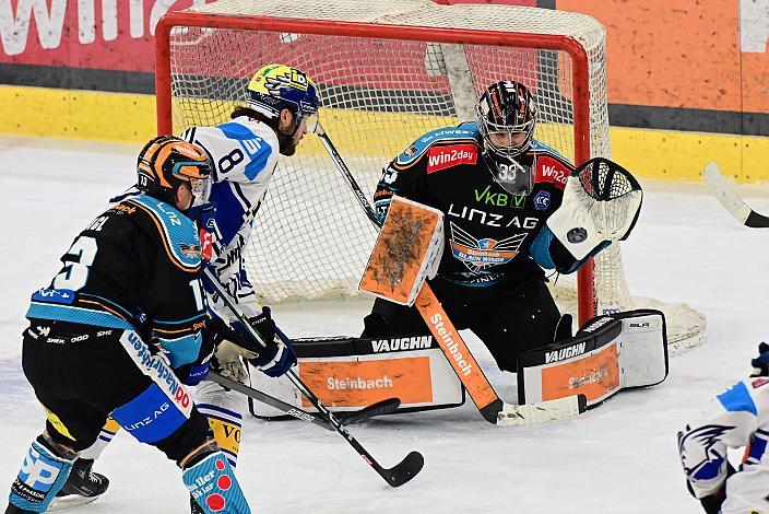 Maximilian Rebernig (EC iDM Wärmepumpen VSV), Tormann Thomas Höneckl (Steinbach Black Wings Linz)  Win2Day ICE Hockey League,  Steinbach Black Wings Linz vs  EC VSV,  Linz AG Eisarena 