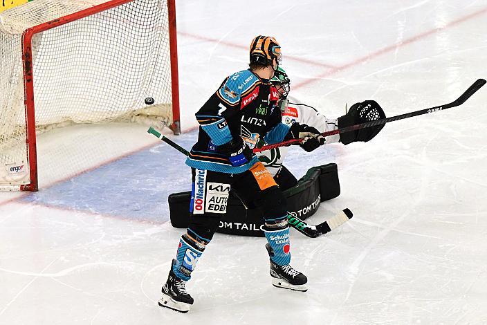 Brian Lebler (Steinbach Black Wings Linz)6 erzielt das 1 zu 1, Win2Day ICE Hockey League,  Steinbach Black Wings Linz vs Olimpija Ljubljana,  Linz AG Eisarena 