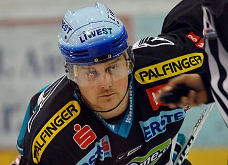#19 Rob Shearer, Stuermer, EHC Liwest Black Wings Linz