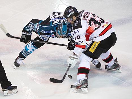 Philipp Lukas,  Linz und Petr Pucher, Znaim, EHC Liwest Black Wings Linz vs HC Orli Znojmo, Pick Round