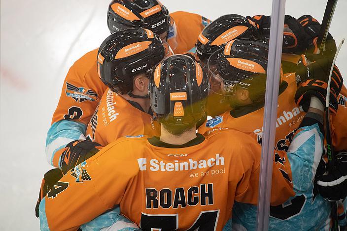 Die Black Wings Linz feiern das Tor zum 1 zu 0 durch Andreas Kristler (Steinbach Black Wings Linz) Steinbach Black Wings Linz  vs MAC Budapest