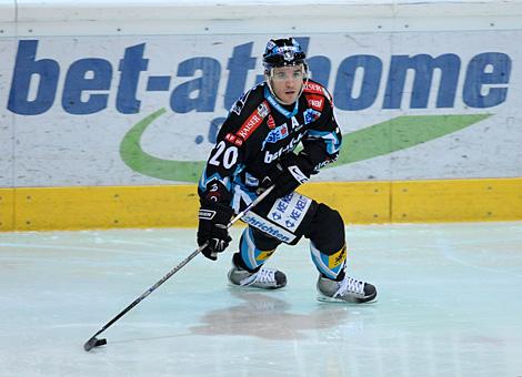 #20 Brad Purdie, Stuermer, EHC Liwest Black Wings Linz