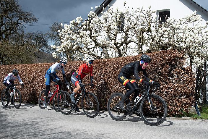 Podest Damen 2. Platz Petra Zsanko (HUN, Arbö Rapso Knittelfeld), Siegerin Corinna Lechner (GER, Wheel Divas Cycling), 3. Platz Patrice SRNSKA (CZE Dukla Praha),  63. Saison Eroeffnung Leonding Damen Elite, Road Cyling League Austria