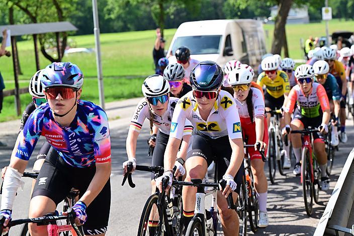 v.l. 2 Platz Etappe Erja Giulia Bianchi (ITA, Canyon / Sram) Beste Nachwuchsfahrerein im Raiffeisentrikot Leni Burger (GER, Deutschland), Amstetten-Amstetten, Sportland NÖ women tour