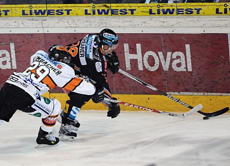 Rob Shearer Liwest Black Wings Linz, Sven Klimbacher Moser Medical Graz 99ers