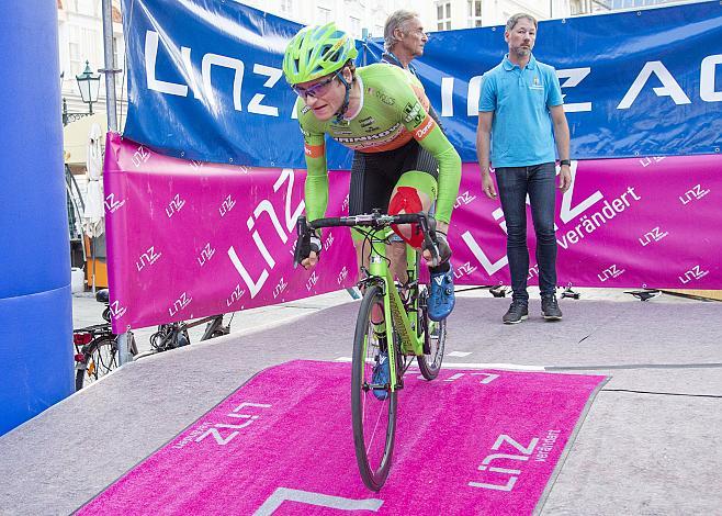 Markus Freiberger (AUT, Hrinkow Advarics Cycleang) Linz Hauptplatz, Martinskirche,  Radsport 10. Int. OOE Rundfahrt Prolog