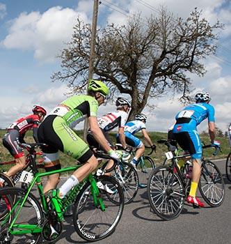 v.r. Michael Gogl, Team Felbermayr Simplon Wels, Riccardo Zoidl, Team Trek, Josef Benetseder, Hrinkow Adverics Cycleang Team. 54. Int. Kirschbluetenrennen, Wels