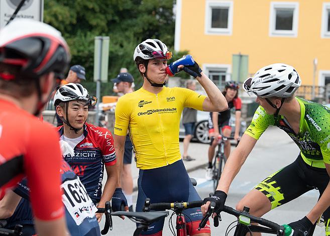 Im Gelben Trikot des Gesamtführenden Alec Segaert (BEL, Gaverzicht Be - Okay) 46. Int. Keine Sorgen,  Junioren Rundfahrt UCI Kat. MJ 2.1, 2. Etappe Rohrbach - Rohrbach