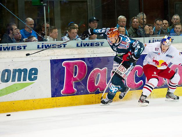 Matthias Iberer, Linz und Konstantin Komarek, Salzburg, EHC Liwest Black Wings Linz vs EC Red Bull Salzburg