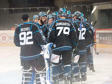 Das Team der Linzer Black Wings, EHC Liwest Black Wings Linz vs HK Mountfield