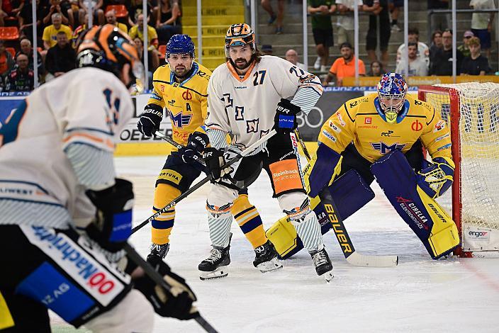 Shawn St.Amant (Steinbach Black Wings Linz), Tormann Jan Strmen (HC Motor Ceske Budejovice) Testspiel, Steinbach Black Wings Linz vs HC Motor Ceske Budejovice , Linz AG Eisarena 