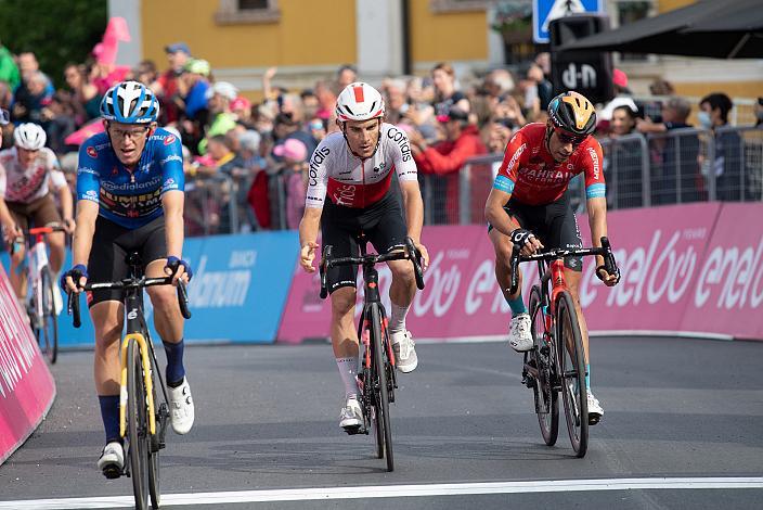 v.l. Koen Bouwman (NED, Team Jumbo-Visma), Guillaume Martin (FRA, Cofidis), Mikel Landa (SPA, Bahrain - Victorious), Stage 17 Ponte di Legno - Lavarone, 105. Giro d Italia, UCI Worl Tour