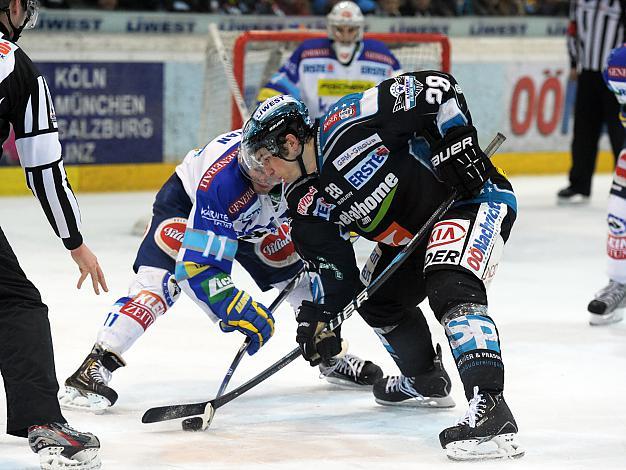 Mike Ouellette (Liwest Black Wings Linz) und Derek Ryan (EC VSV), EHC Liwest Black Wings Linz vs EC VSV, Play-Offs, Viertelfinale 