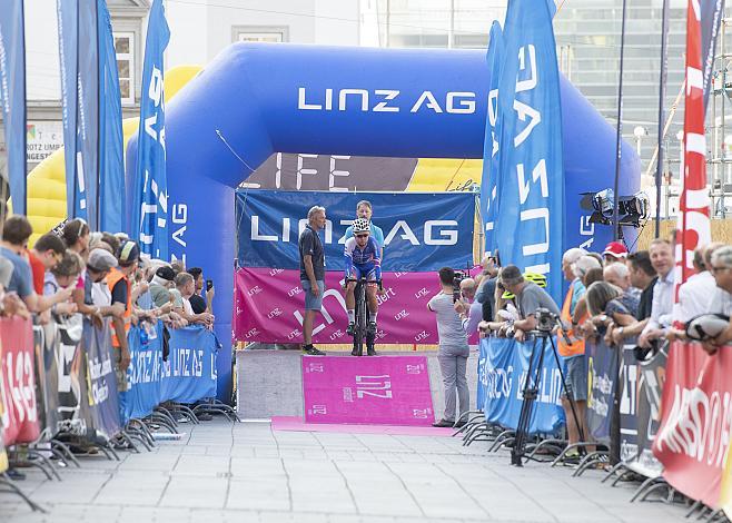 Start zum Prolog Linz Hauptplatz, Martinskirche,  Radsport 10. Int. OOE Rundfahrt Prolog